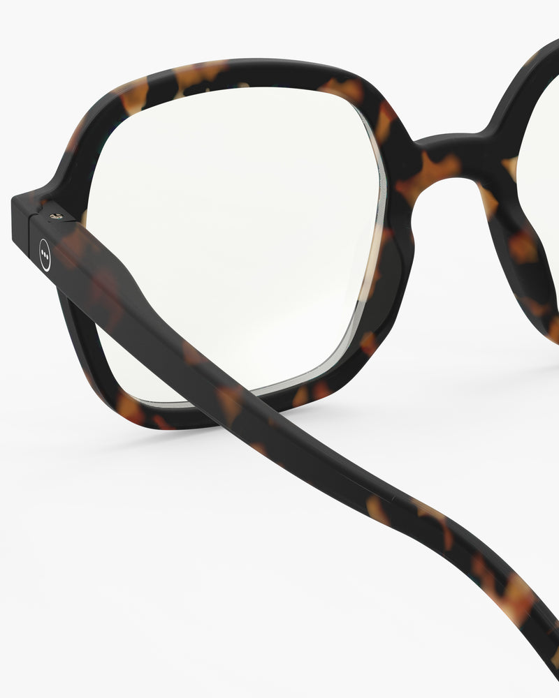VUE 4 - Interior ZOOM - Headband View - JPG