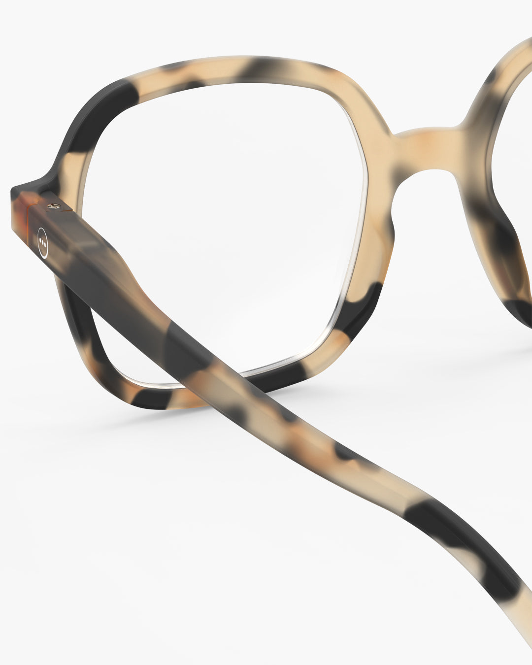 VUE 4 - Interior ZOOM - Headband View - JPG