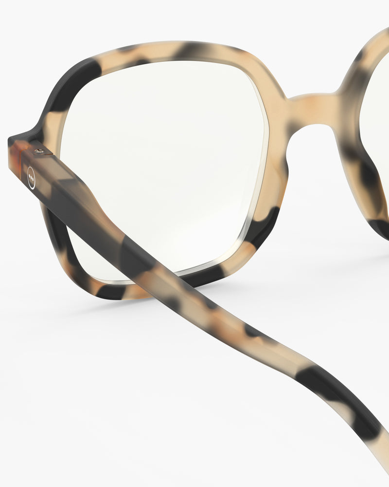 VUE 4 - Interior ZOOM - Headband View - JPG