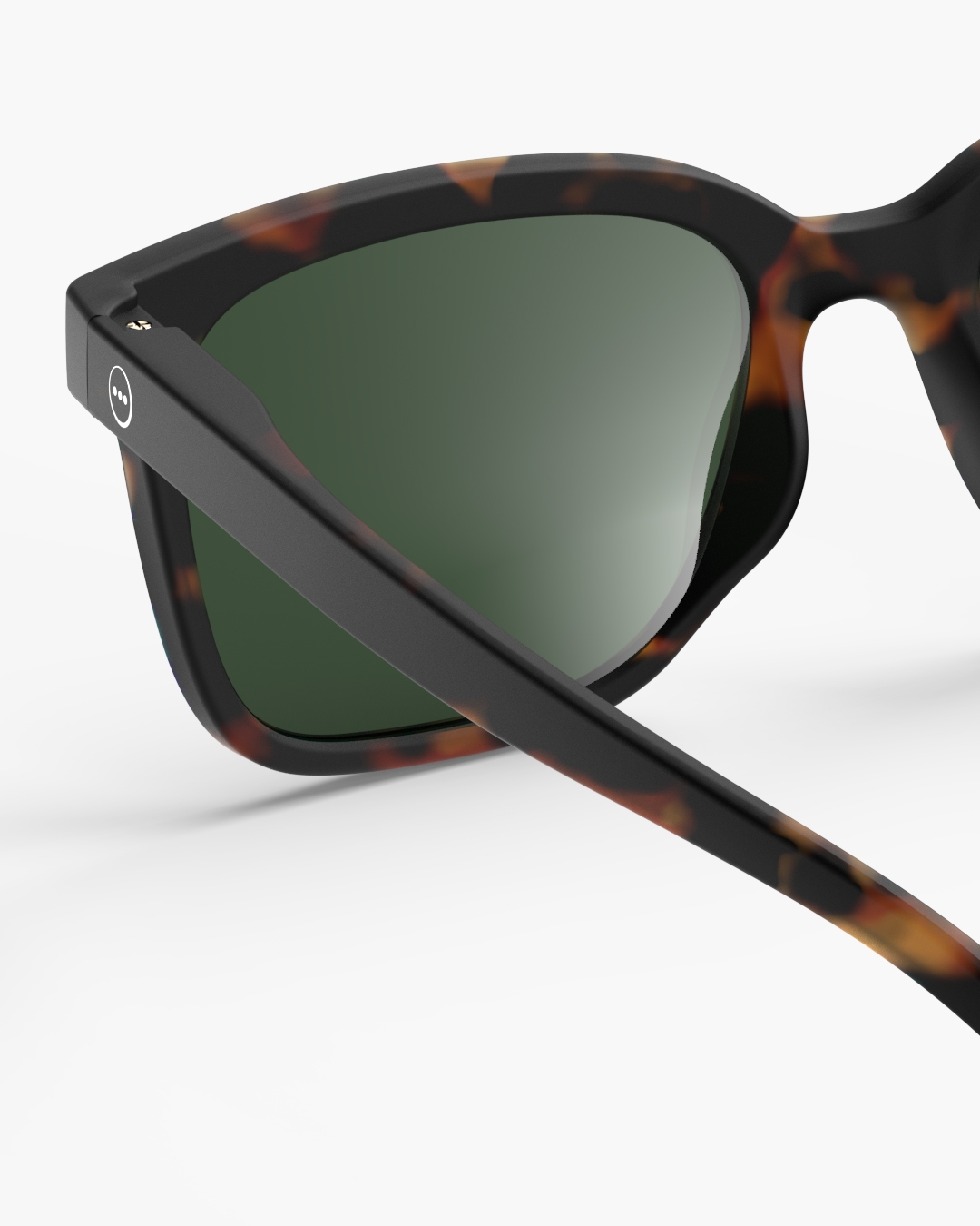 Green tortoise shell sunglasses top
