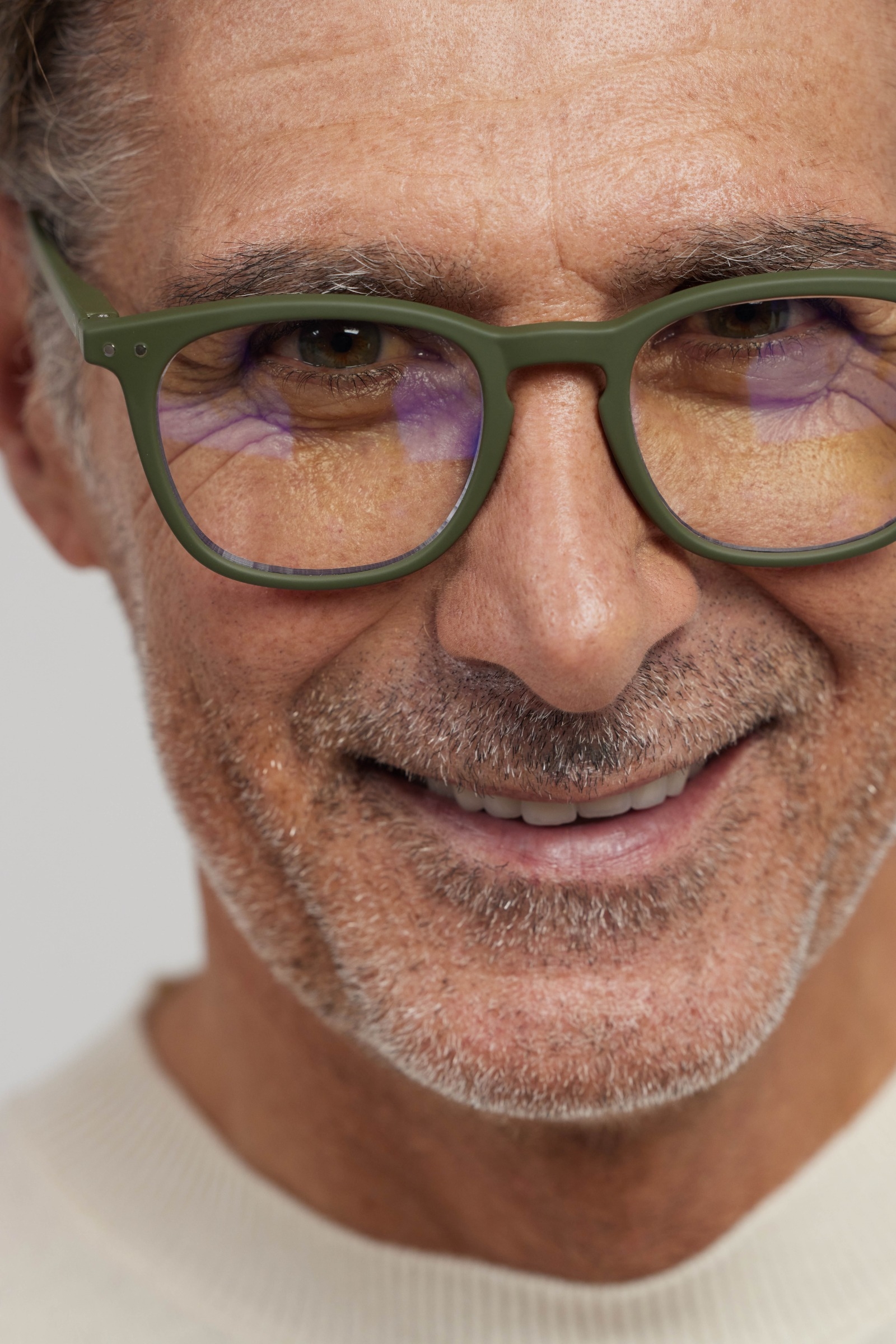 Lunette #E Kaki Green Trapèze Vert à la mode - Izipizi