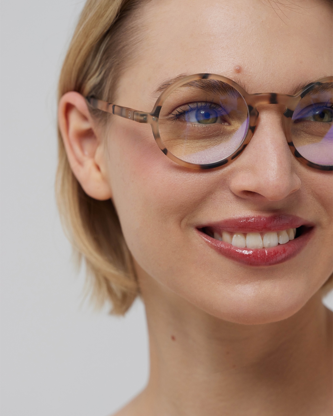 Lunette #G Light Tortoise Ronde Multicolore et motifs à la mode - Izipizi